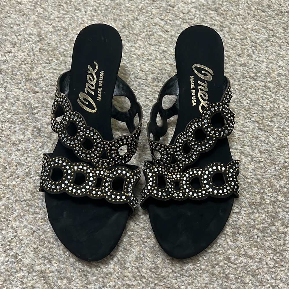Onex Black & Gold Heel Sz 8/38